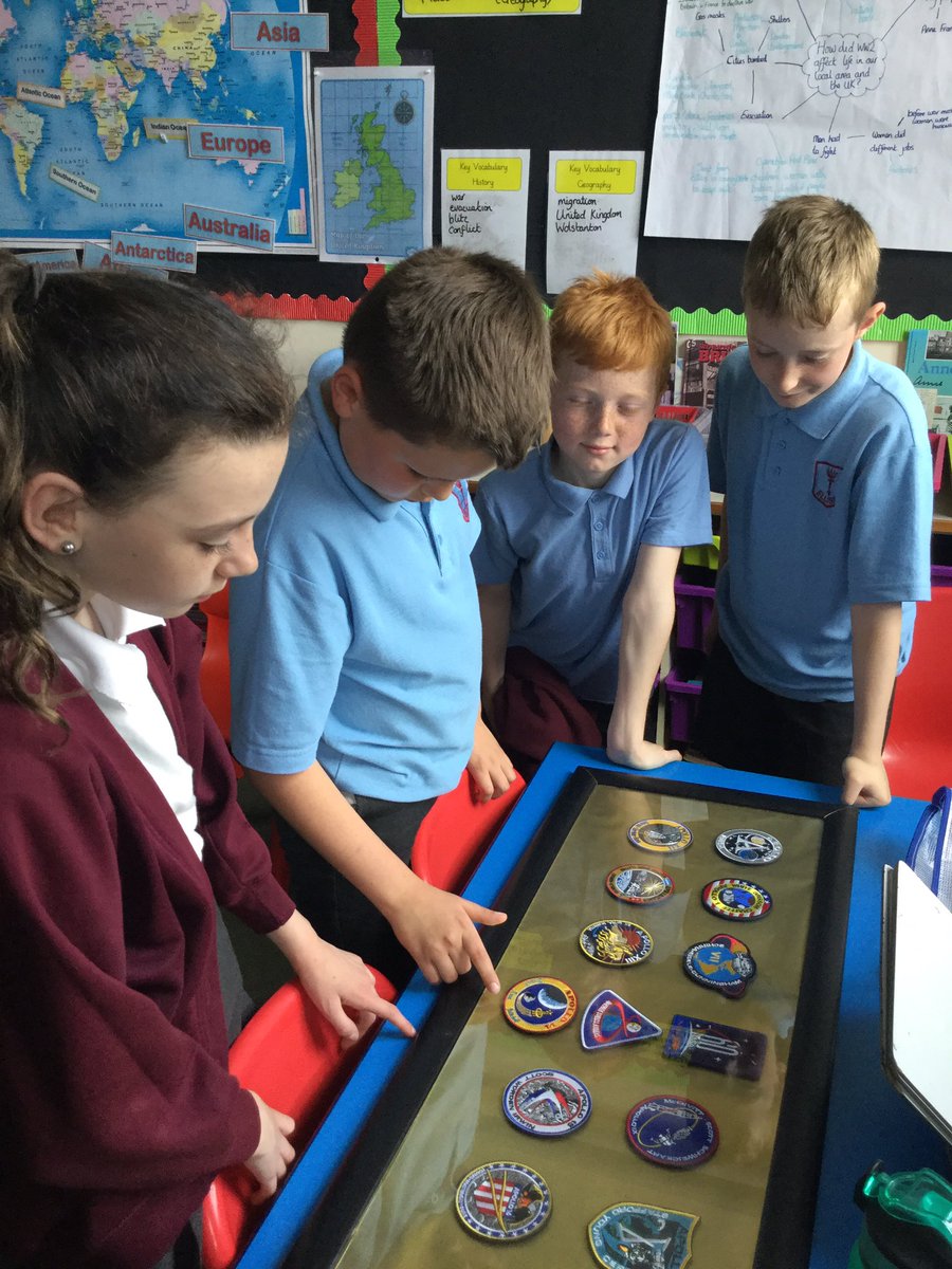 EllisonPrimary's tweet image. Year 5 were lucky enough to experience two wonderful workshops from @amjamesauthor and @gmjamesauthor. They were fascinated by the star maps and enjoyed challenging their ideas about engineering. Thank you for such a wonderful afternoon. #Ellisonscience #Ellisoncommunity