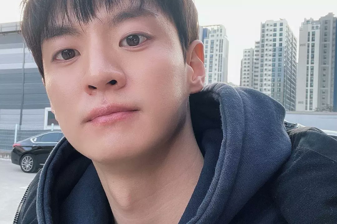 dalsuinn's tweet photo. he's glowing ✨

—#문수인 #MOON_SUIN #MoonSuinn https://t.co/EDJYrlcrrG