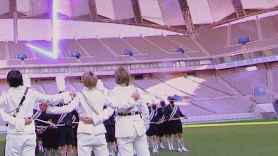 myjeonlvs's tweet photo. 🐻: "El hilo púrpura del destino que une a ARMY y Bangtan es fuerte y nunca se romperá. En el futuro, espero que se unan a nosotros y sigan viendo como nuestro vínculo se fortalece y se convierte en uno aún más profundo"

THANK YOU BTS ARMY FOREVER 💗 https://t.co/CiRFTuZt5I