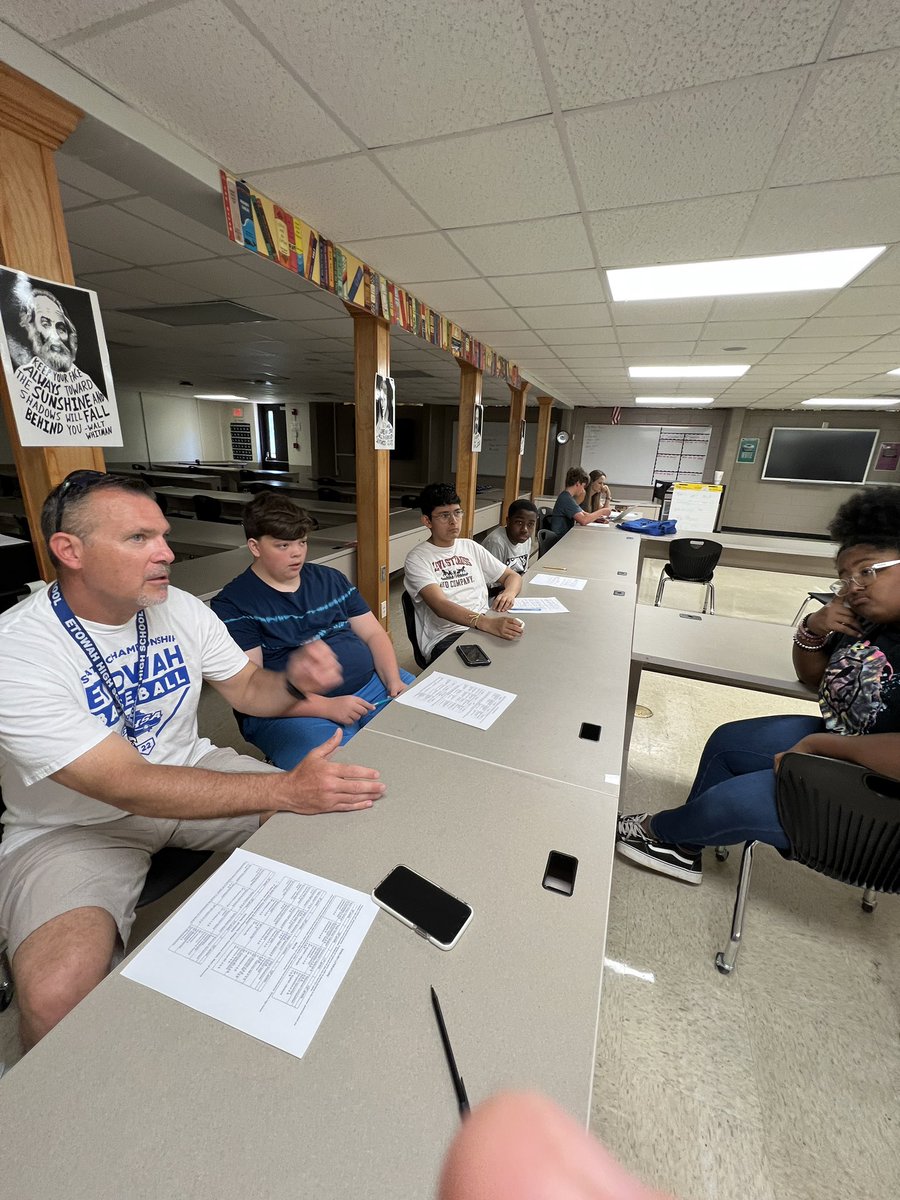 EtowahSGA's tweet photo. Our @EtowahHS #CCSDTHRIVE students got to meet with our Student Success Coach, @Championsforli1, Coach Sapere and our Counselor, Mrs. Morberg! https://t.co/774jVUuqLI