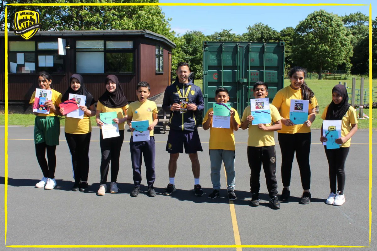 BurtonAlbionCT's tweet photo. ⚽️ ⭐️ PRIMARY STARS

Conngratulations to students @VictoriaCommun1 Orchard school who last week completed their #PLReadingStars course. The pupils have been brilliant and we hope they've taken away lots of learning 📚🌟

#BACT | @PLCommunities https://t.co/A7olkFhymi