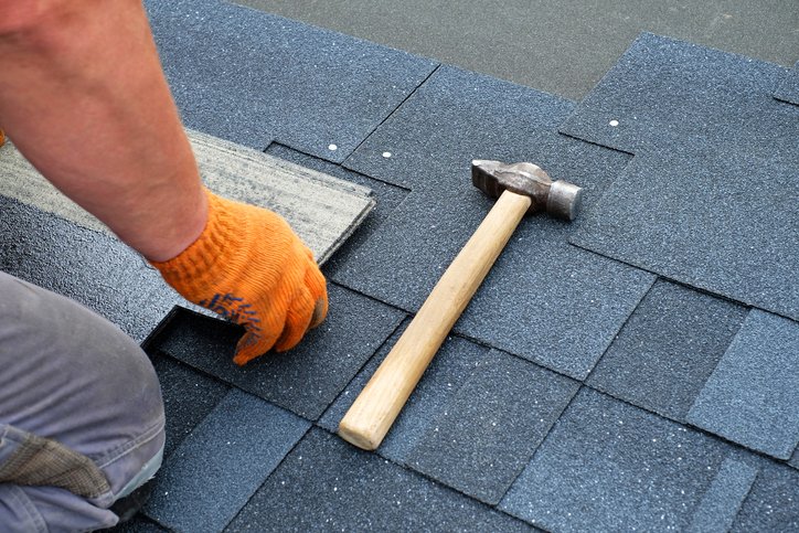 sfmarykorr's tweet image. When was the last time you took a look at your roof? If you notice missing shingles or bare spots, it could be a sign you need to prioritize repairs even if you haven't experienced leaks yet. #AgentTip