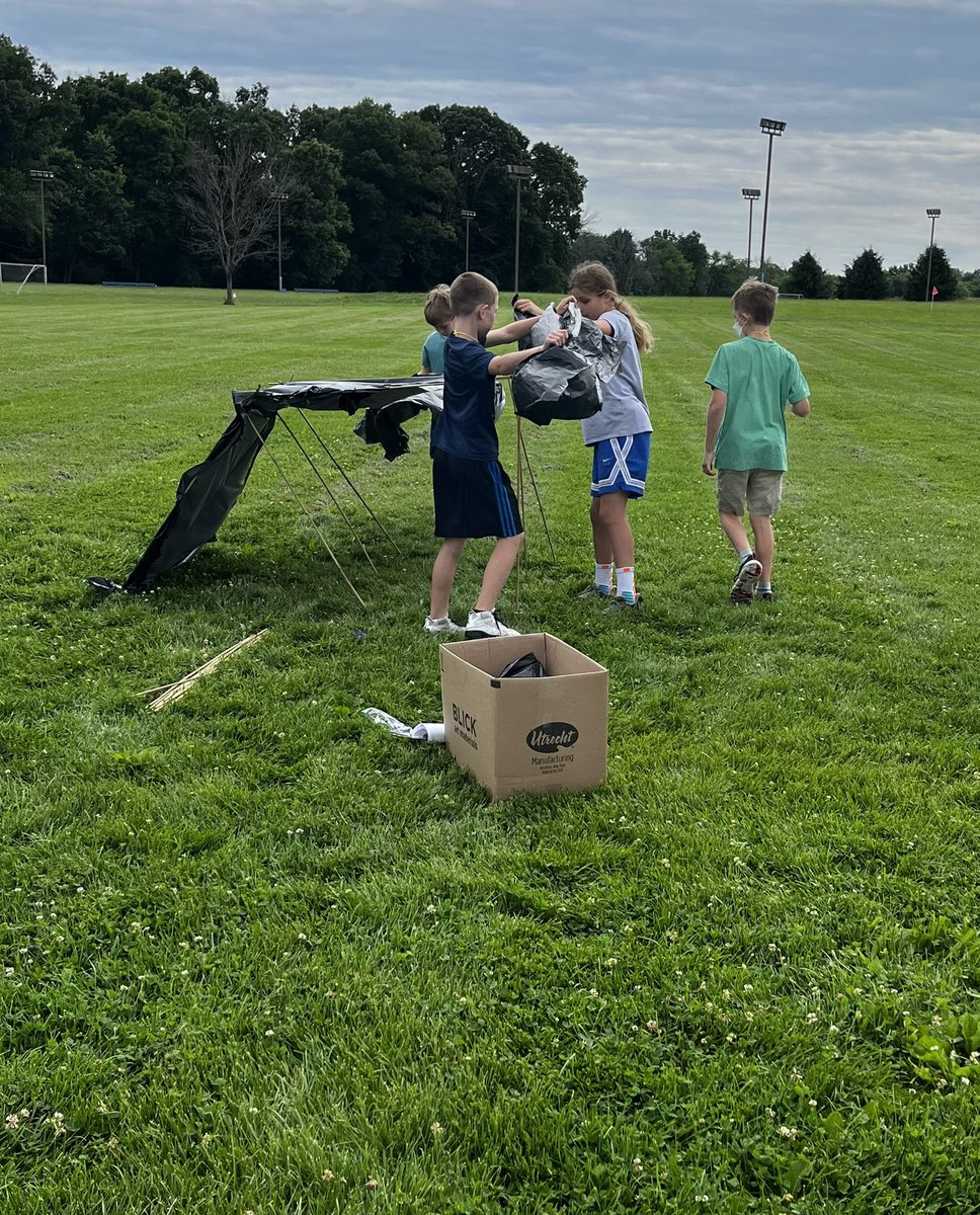HigginsTeach's tweet photo. SPARK STEAM It Up! Our teams are amazing!! @EASchool https://t.co/qJ2vCIKyH6