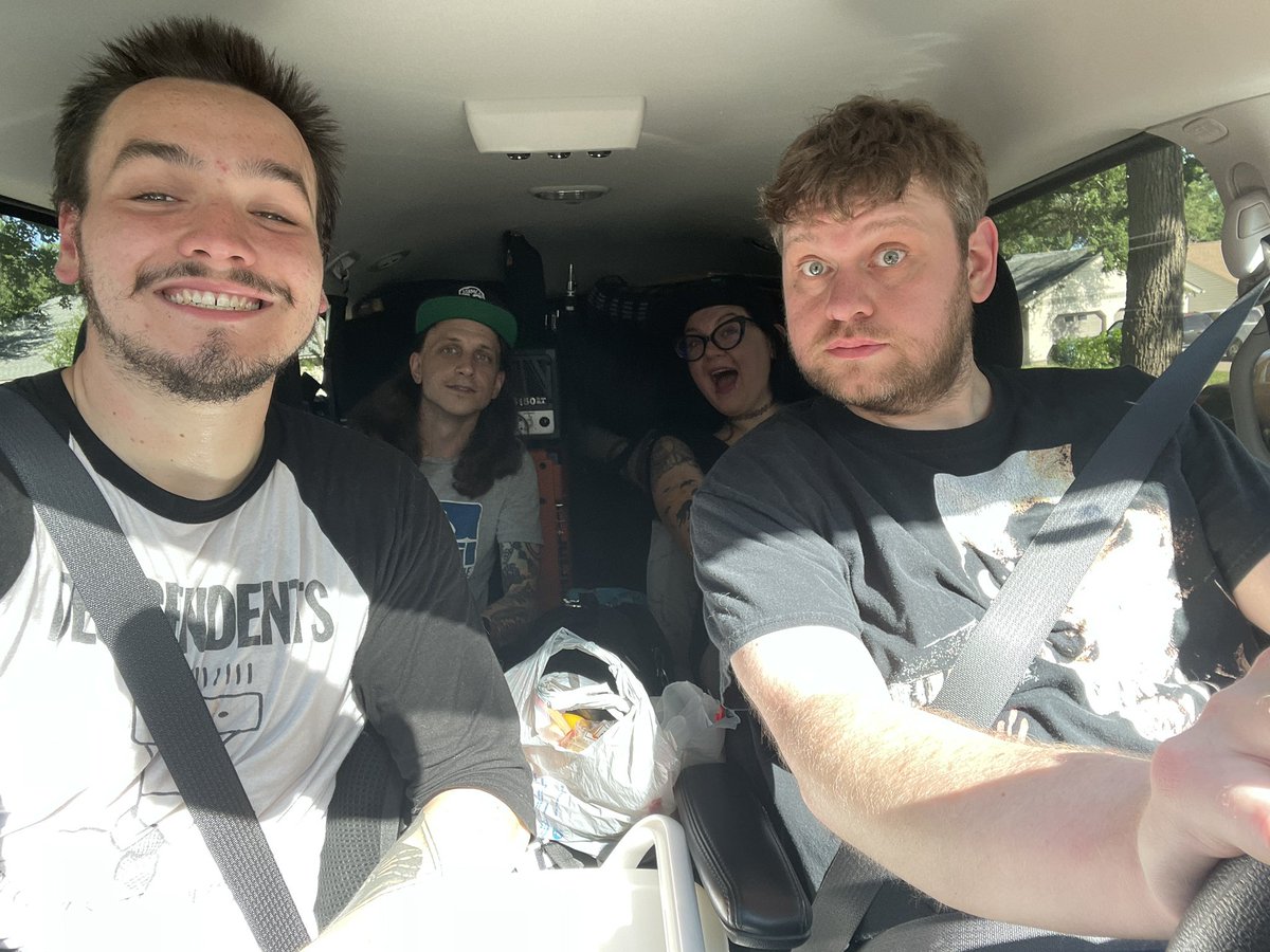 william_prewitt's tweet photo. What a tour!!! I’m so grateful for the experiences, sights, and the sounds of this tour. I saw so many new bands that I fell in love with, and met so many great people. Changed my life. https://t.co/s4tKHjk5km