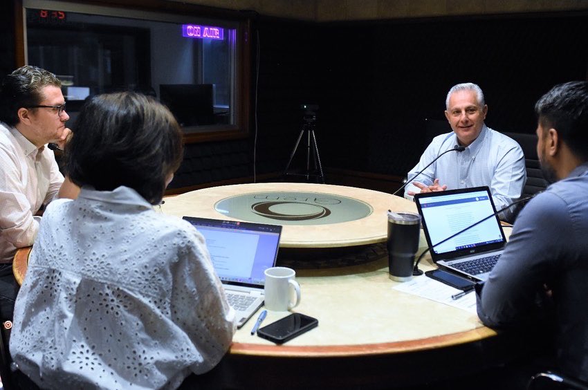RomanCepeda's tweet photo. Me dio mucho gusto platicar esta mañana con mis amigos de @NoticierosGREM sobre diversos temas de interés para la ciudadanía. ¡Les deseo un excelente martes! https://t.co/uW1Wdi30dt