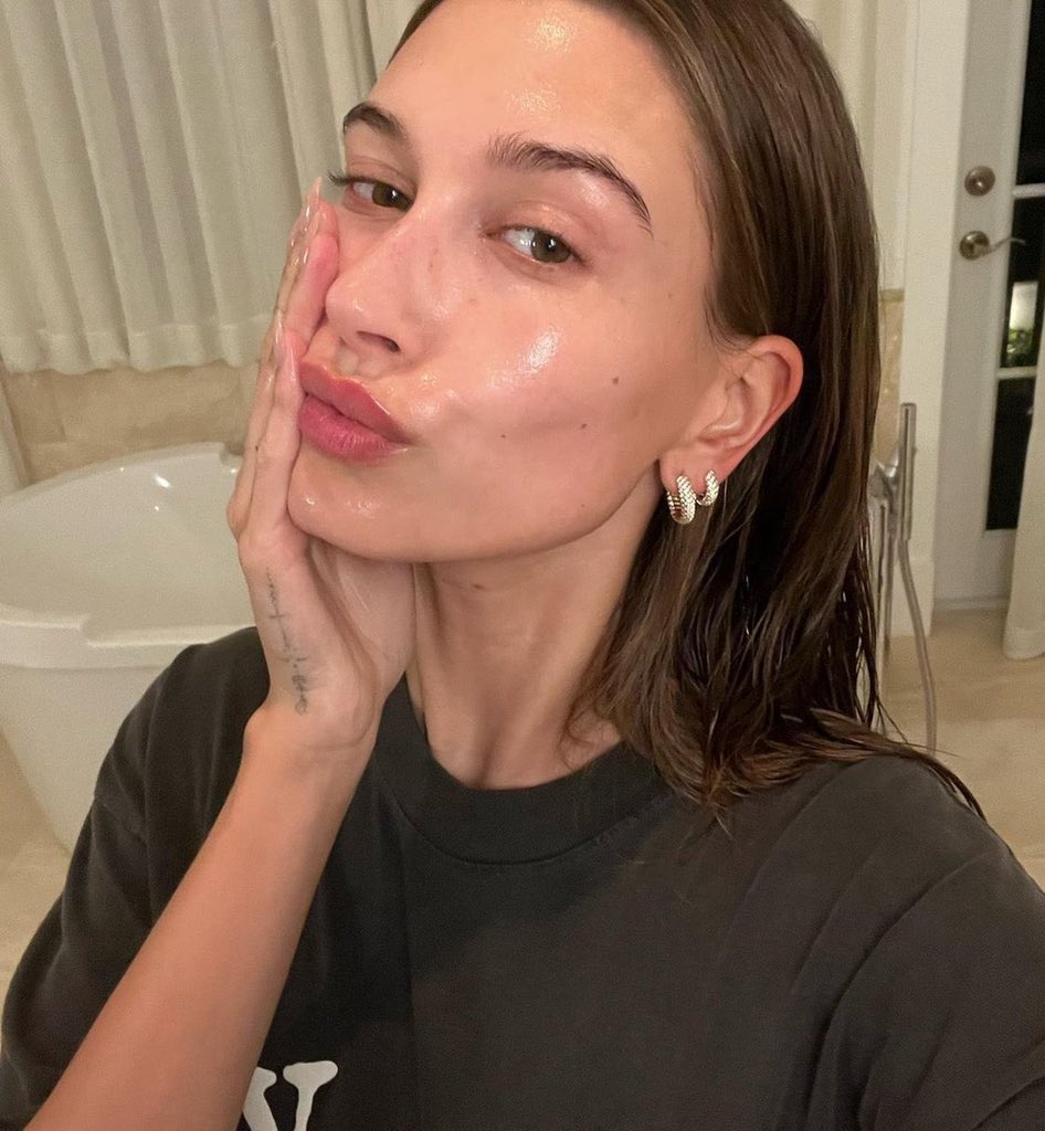 madeoflavenderr's tweet photo. academic validation and clear skin🌟👩🏻‍💻 https://t.co/zO4zvON47w