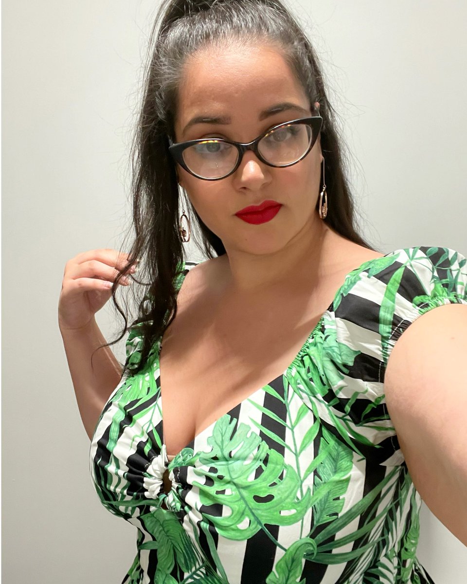 Powderpuff_Room's tweet photo. Loving all the summer vibes today in the @HellBunny Solana Mid Dress! 💚✨

#hellbunny #myhellbunny #hellbunnyplussize #plussizefashion #fblogger #plussizepinup #plussize #psblogger #ootd #blogger #vintage #vintagefashion #summerdress #dress #northamptonmodel #northampton https://t.co/8jlfx2HSuK