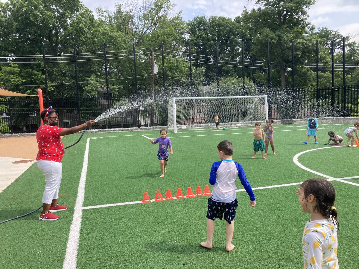 Elementary School Principals have more fun!  <a href="/dcpublicschools/">DC Public Schools</a> #Kindergartenwaterday
