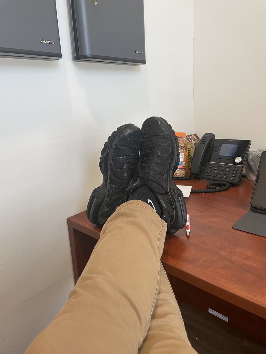 Serious_Slackr's tweet photo. #Professionalslacker https://t.co/tHoVOUtqEk