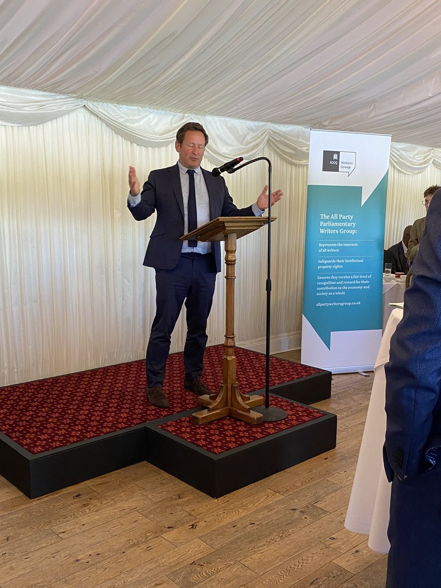 . @edvaizey stays on script 🤓 with talk of #AuthorSHARE, the brilliant initiative that sees writers paid for second hand book sales - thanks to @Wob_group @Bookbarn_BBI @ALCS_UK @Soc_of_Authors