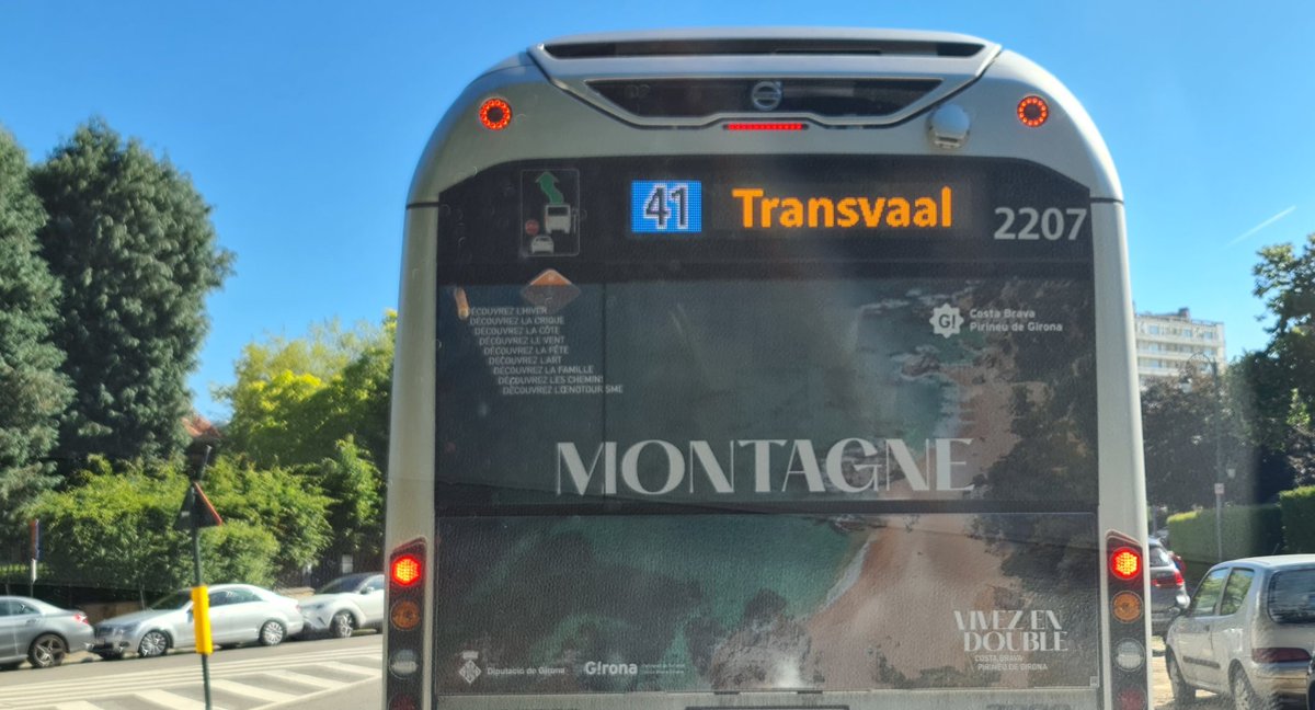 KRLS's tweet photo. Encara que sigui en un autobús de Brussel·les, sempre fa il·lusió veure la Costa Brava! @costabrava https://t.co/Dn7SS9W3vj