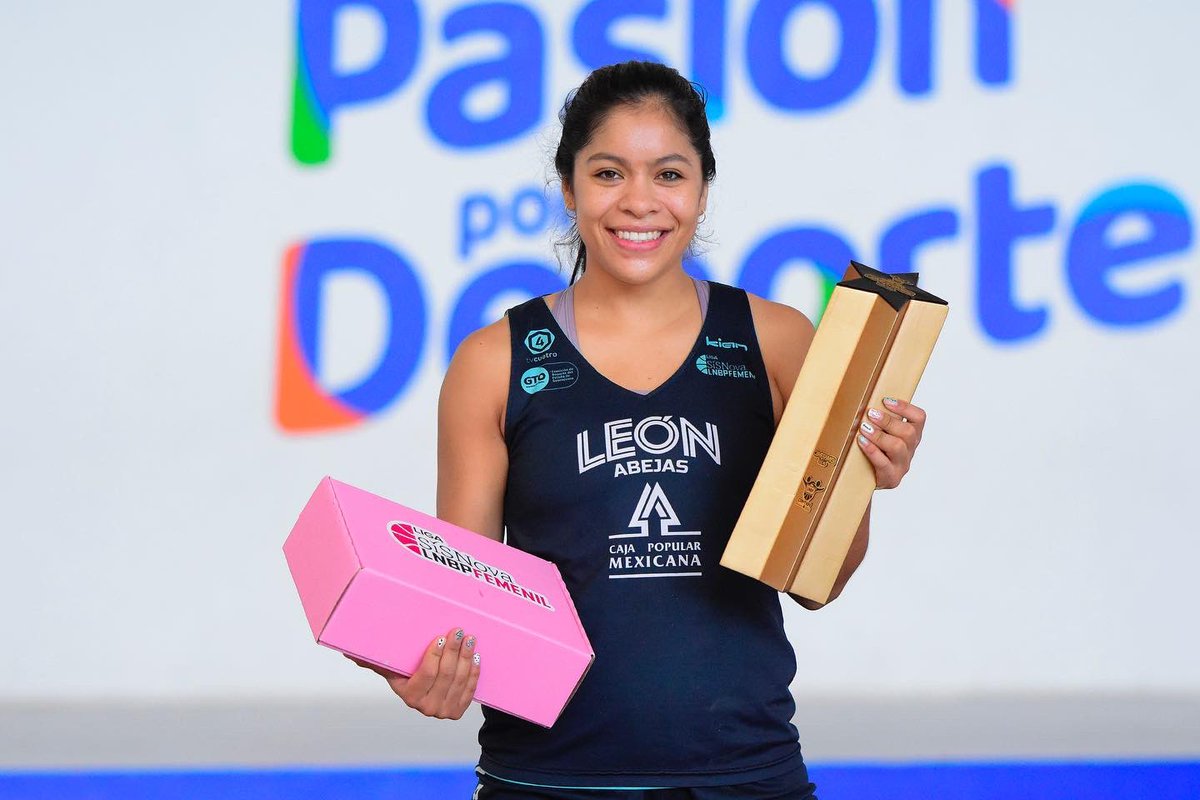 Abejasdeleonfem's tweet photo. 💚 𝙂𝙖𝙣𝙖𝙙𝙤𝙧𝙖 𝙙𝙚𝙡 𝙥𝙧𝙚𝙢𝙞𝙤 #LNBPContigo 𝘾𝙤𝙢𝙥𝙧𝙤𝙢𝙞𝙨𝙤 𝙨𝙤𝙘𝙞𝙖𝙡 🏆🏀
En nuestra institución tenemos un compromiso con las políticas de prevención, impacto social y ser referente en acciones sociales ☝️
¡Gracias por poner el ejemplo Mafer! 🐝
#HolaLeón https://t.co/QRk8RdCg4A