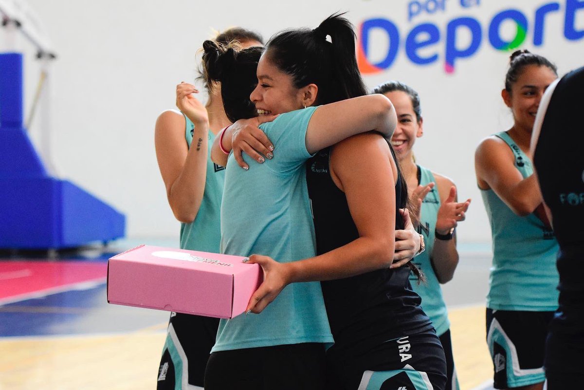 Abejasdeleonfem's tweet photo. 💚 𝙂𝙖𝙣𝙖𝙙𝙤𝙧𝙖 𝙙𝙚𝙡 𝙥𝙧𝙚𝙢𝙞𝙤 #LNBPContigo 𝘾𝙤𝙢𝙥𝙧𝙤𝙢𝙞𝙨𝙤 𝙨𝙤𝙘𝙞𝙖𝙡 🏆🏀
En nuestra institución tenemos un compromiso con las políticas de prevención, impacto social y ser referente en acciones sociales ☝️
¡Gracias por poner el ejemplo Mafer! 🐝
#HolaLeón https://t.co/QRk8RdCg4A