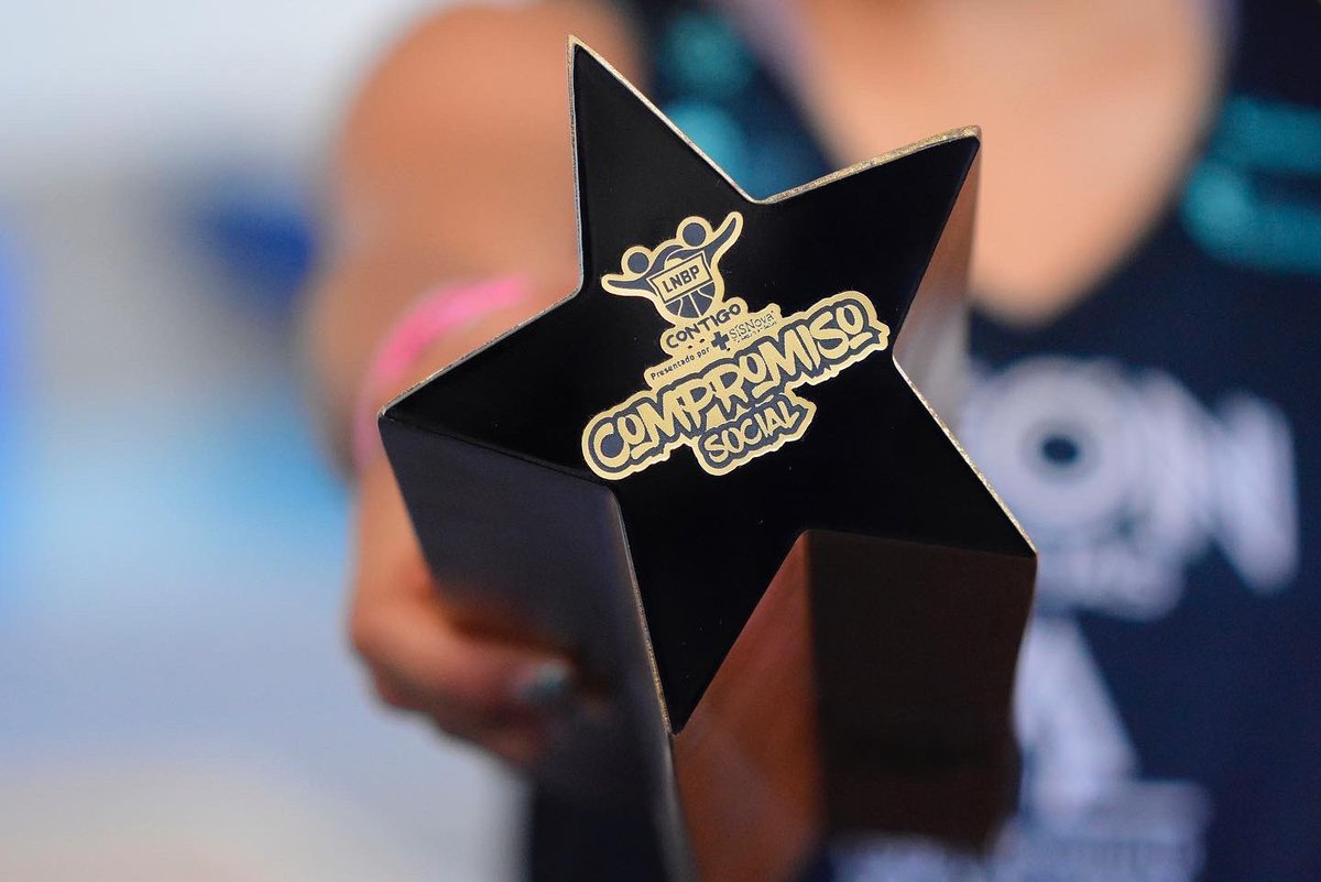 Abejasdeleonfem's tweet photo. 💚 𝙂𝙖𝙣𝙖𝙙𝙤𝙧𝙖 𝙙𝙚𝙡 𝙥𝙧𝙚𝙢𝙞𝙤 #LNBPContigo 𝘾𝙤𝙢𝙥𝙧𝙤𝙢𝙞𝙨𝙤 𝙨𝙤𝙘𝙞𝙖𝙡 🏆🏀
En nuestra institución tenemos un compromiso con las políticas de prevención, impacto social y ser referente en acciones sociales ☝️
¡Gracias por poner el ejemplo Mafer! 🐝
#HolaLeón https://t.co/QRk8RdCg4A