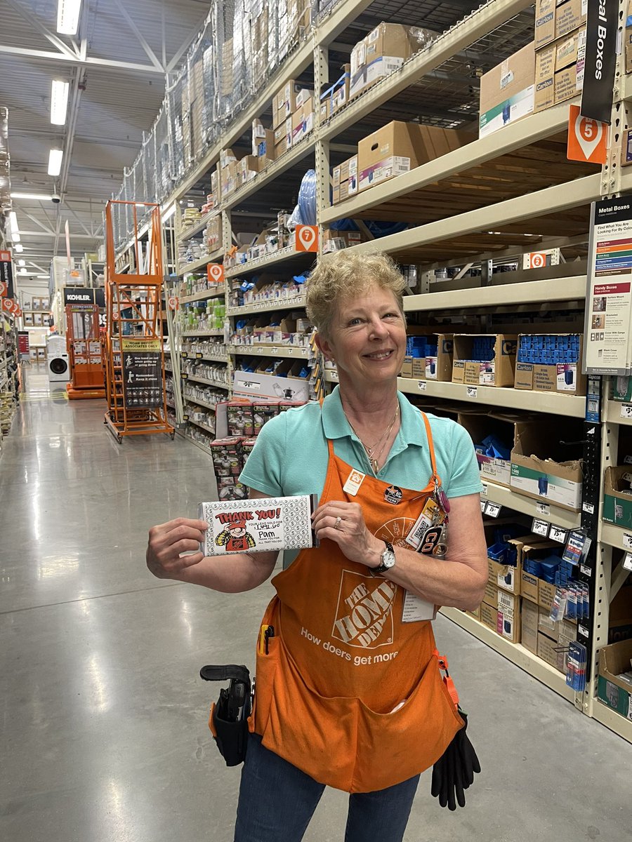 specialty6887's tweet photo. Pam with ANOTHER SOLD LEAD!!! You are a rockstar!! Thank you for all you do! #6887 #THD #Services https://t.co/GwvkfhIYeU
