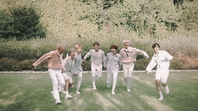 timunrasatuna's tweet photo. “If you’re struggling, it’s okay to take a break. I’ll always wait for you right here.” —Yet To Come.

아포방포 
ARMY Forever, Bangtan Forever♡
#BTSBestFriendsOfMyLife
#방탄의_수고는_아미가_알아 https://t.co/cx7qNtzZ2Q