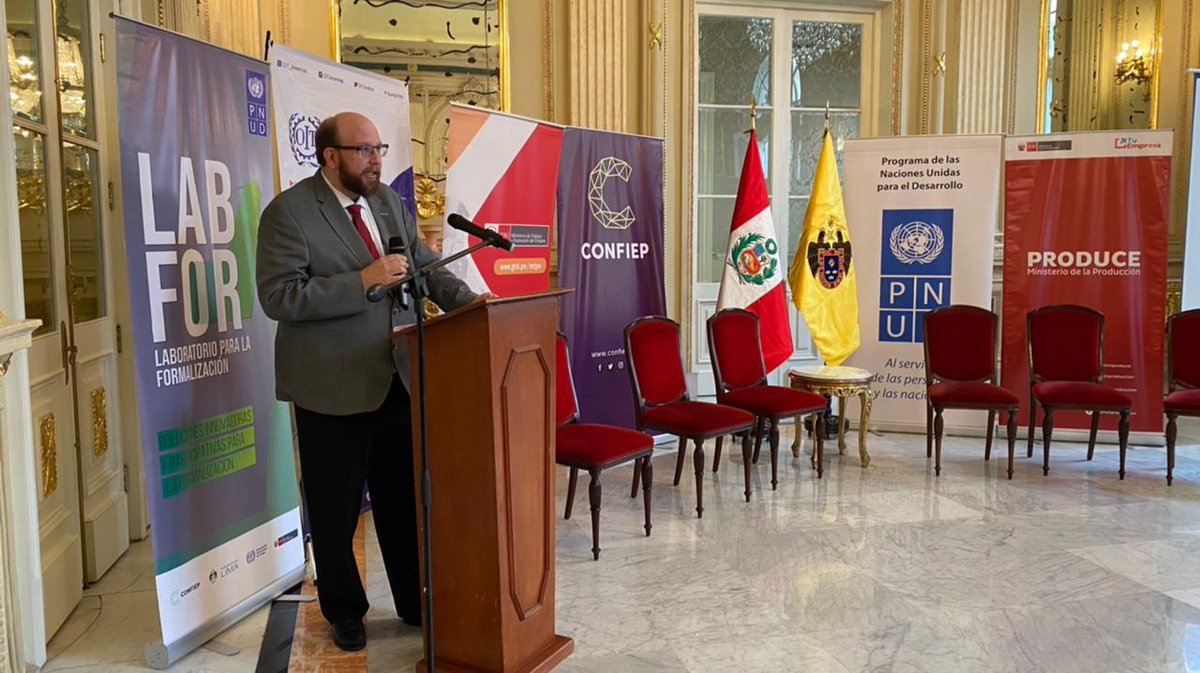 OITAndina's tweet photo. #AHORA
Mauricio Dierckxsens, especialista de #OIT, participa del lanzamiento del Laboratorio de Formalización Laboral #LABFOR en Perú 🇵🇪
Una iniciativa del @PNUDperu para buscar soluciones innovadoras a la problemática de la informalidad en el país.
✳️ https://t.co/bxd65zrXJb https://t.co/2Tmfsd8dDE