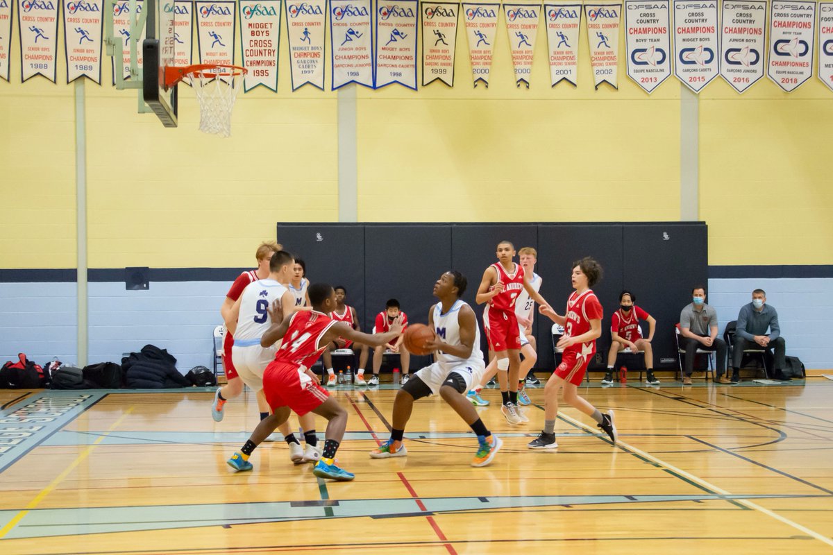 Do you have a child in Gr. 7-9 who plays house league or rep basketball? Do they want to improve their game and develop their skills this summer with Coach Mike Selliah of Team Ontario’s U17 men’s team?
Learn more and register at smcscamps.com 
#smcscamps <a href="/CoachMikeTO/">Michael Selliah</a>