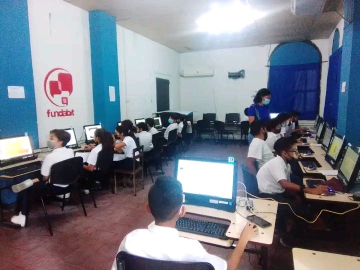 #14Jun Estudiantes de 6to Grado B Hacen uso de Impress para "Desarrollar su Proyecto de Vida" desde el #Cbit <a href="/CbitMaribelCdeS/">CbitMaribelCastillodeSolorzano Soy @FundabitAragua</a> Municipio Girardot #Aragua.
<a href="/NicolasMaduro/">Nicolás Maduro</a>
 @MPPEDUCACION
 <a href="/_LaAvanzadora/">Yelitze Santaella</a>
 <a href="/Fundabit_/">FundabitOficial</a>
 <a href="/leivi24/">Leivi/Oceanía</a>
 <a href="/Soykarinacarpio/">Karina Carpio</a>
  #VenezuelaEnKuwait