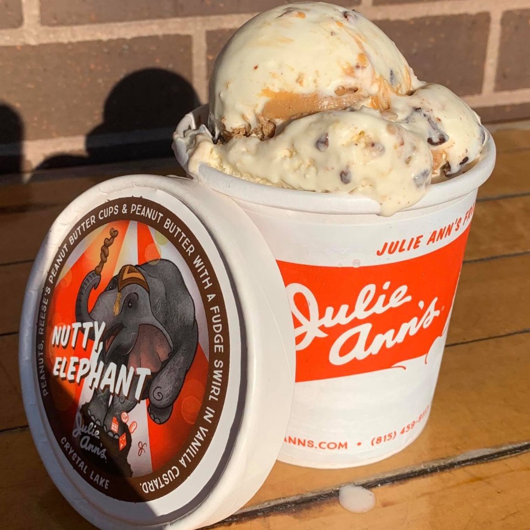 clearly_cl's tweet photo. On a hot day like today, who can say no to some delicious frozen treats? Swing by Julie Ann's today and cool down with their flavors of the day, Nutty Elephant and DF Peach Cobbler! π
#julieanns #frozencustard #frozentreats #crystallake #ishopcl https://t.co/ZP3CMzpv2Q