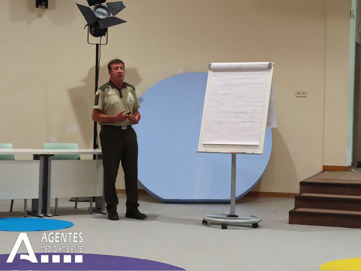 AAMM_And's tweet photo. Finaliza en #Sevilla, con la exposición de los diferentes planes de acción, la primera edición del curso de la Escuela de Dirección Pública «Gestión de equipos eficientes», promovido por @IAAPJunta e impartido por @doppconsultores, lo que permitirá una mejor gestión de #RRHH. https://t.co/koYfeRmz0M