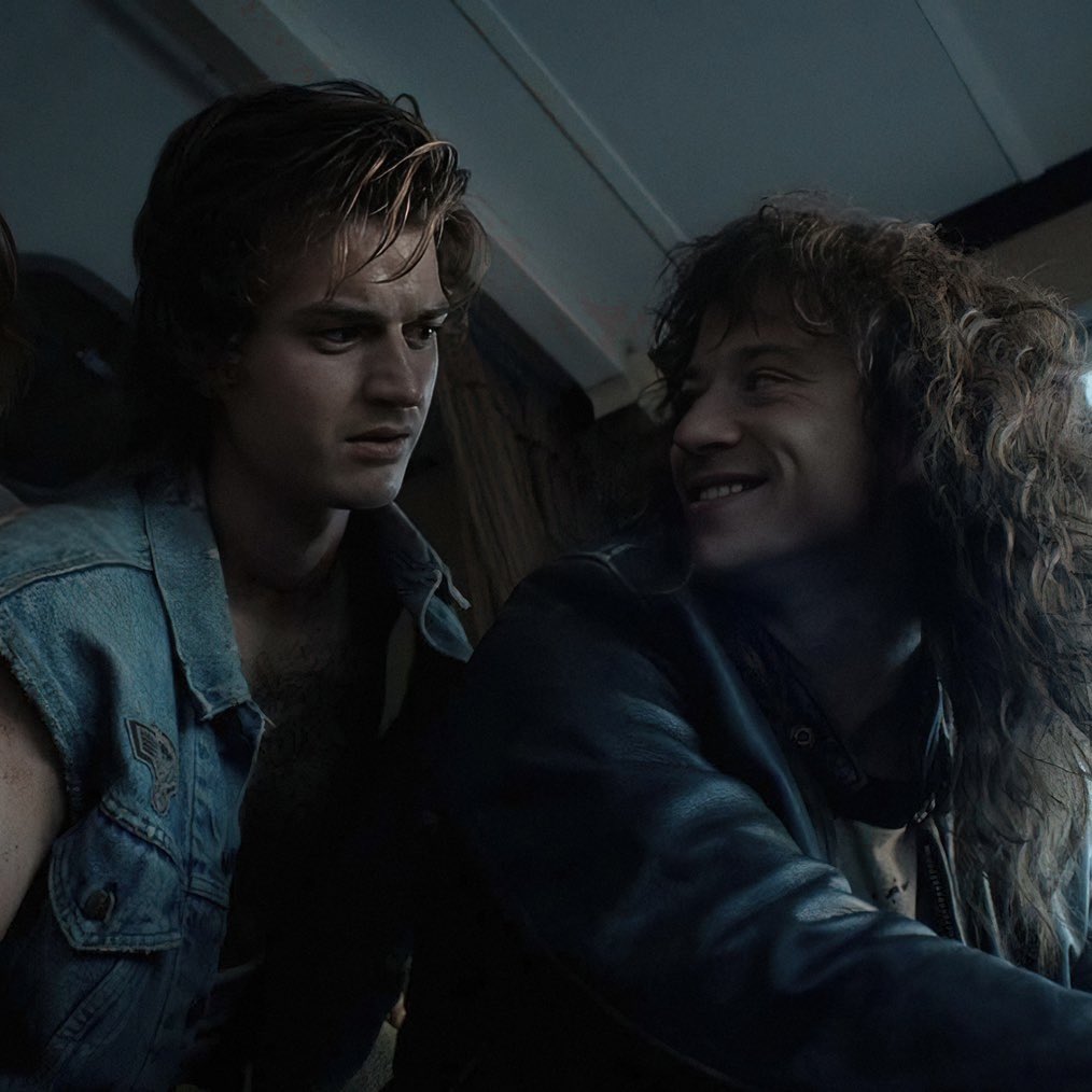 steddiethinker's tweet photo. eddie smiling at steve 😭❤️ https://t.co/ZtRrv5F1Ts