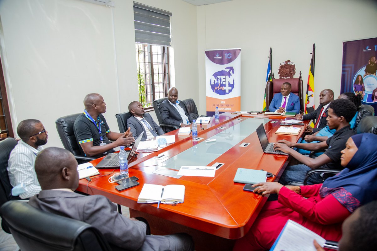 reachahand's tweet photo. Today, we held a meeting with @EriasLukwago_ and his executives at @KCCAUG city hall to provide an orientation on the #MenPlusUG project that's being implemented in Kampala. 
Various thoughts and Knowledge were shared in regards to putting men at the forefront of Family planning. https://t.co/8MXZx47sR5