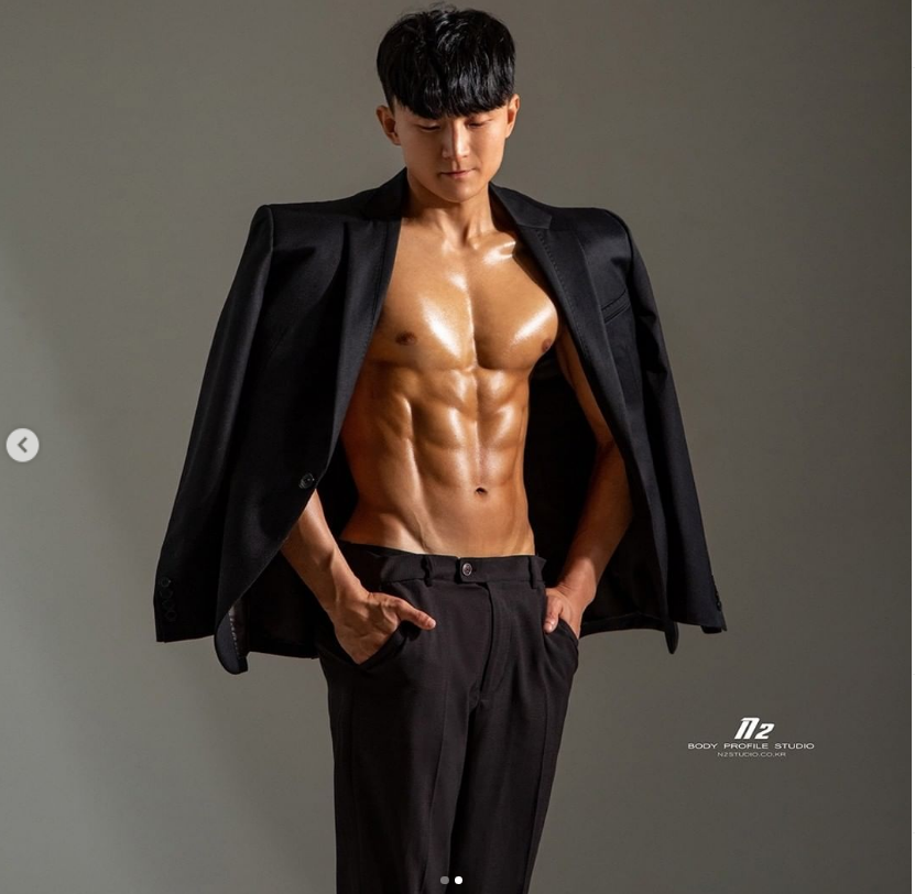 Impact be like "Why yes I was a professionnal Starcraft 2 player, how could you tell ?"