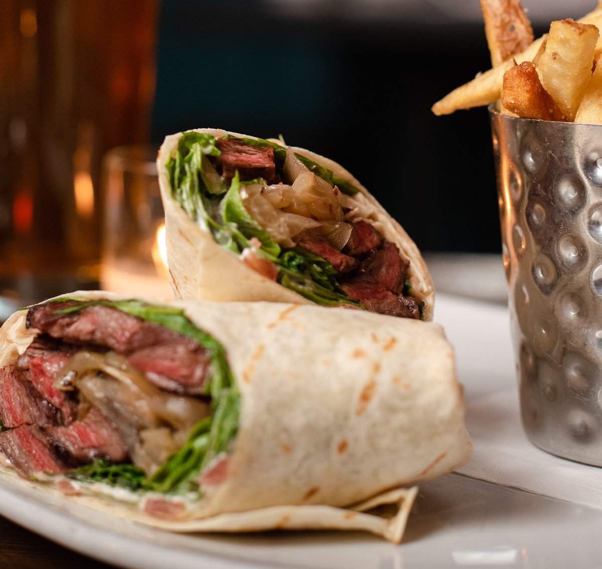 JuniperNYC's tweet photo. 👌🏼 The perfect combination of warm steak, onions, and peppers and a creamy-yet-light pico dressing for those looking for something new in the realm of grilled meat. 

#NYCBlog #NYCFood #NYBucketList #NYCBar #NYCRestaurant https://t.co/CSdqpkkq2k