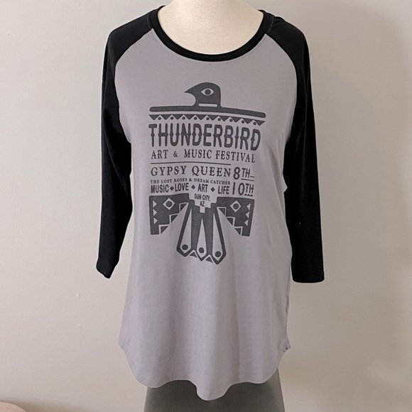 KnotHooking's tweet photo. So good I had to share! Check out all the items I'm loving on @Poshmarkapp #poshmark #fashion #style #shopmycloset #rockrogue #clubmonaco #quo: https://t.co/rQ5LnwMV5q https://t.co/H4kGSptaa5