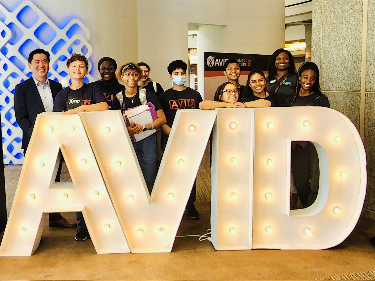 So excited to be in <a href="/CityOfDallas/">City of Dallas</a> to kick off <a href="/AVID4College/">AVID</a>’s first Summer Institute with nearly 5,000 of the best educators in the profession and our amazing student leaders! #AVID4Possibility