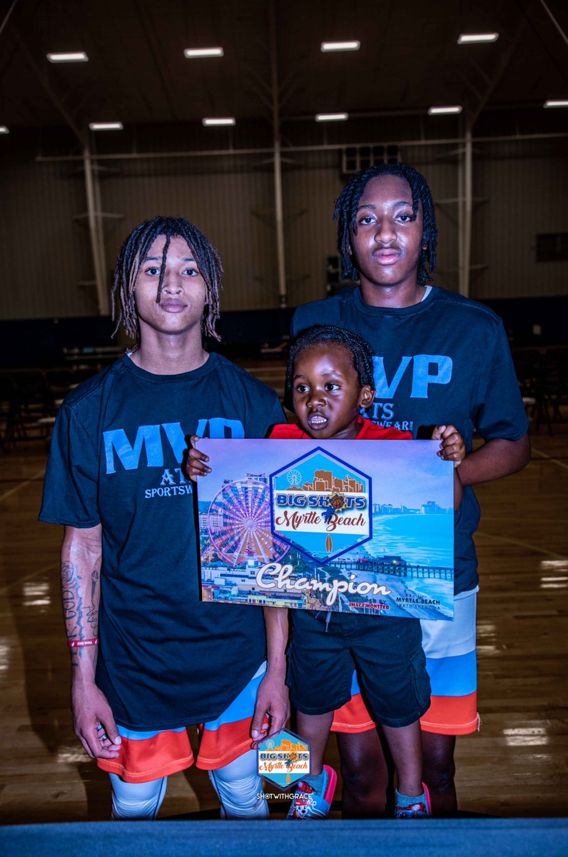 BigShotsGlobal's tweet photo. #BigShots #MBJam
15U Championship 🏆
CHAMPS: @WBCElite 68
RUNNER UP: DC Elect 45
Co-MVPs - 3 Rodmik Allen 28
15 Hezron Driver 16 https://t.co/sjwREcfG1x