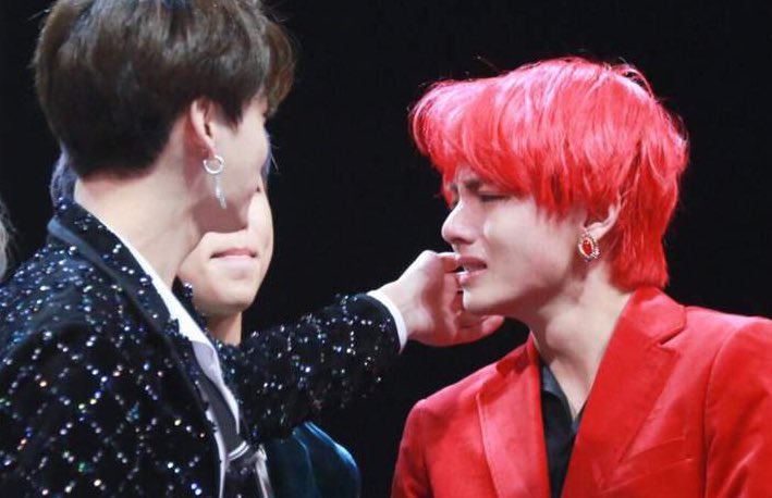 taekook2601x's tweet photo. damn https://t.co/3Te2XHYpHF
