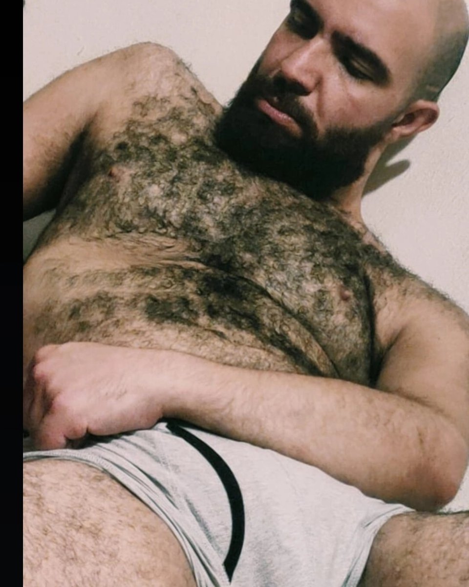 georgiethepanda's tweet photo. Bear rule #18
Beard up or shut up🤐
For private photos and sessions send direct messages 😈
#bear #bears #hung #arabhung #beardedmen #hairy #cashmaster
#lebanesebear https://t.co/nuEdrJ4gve