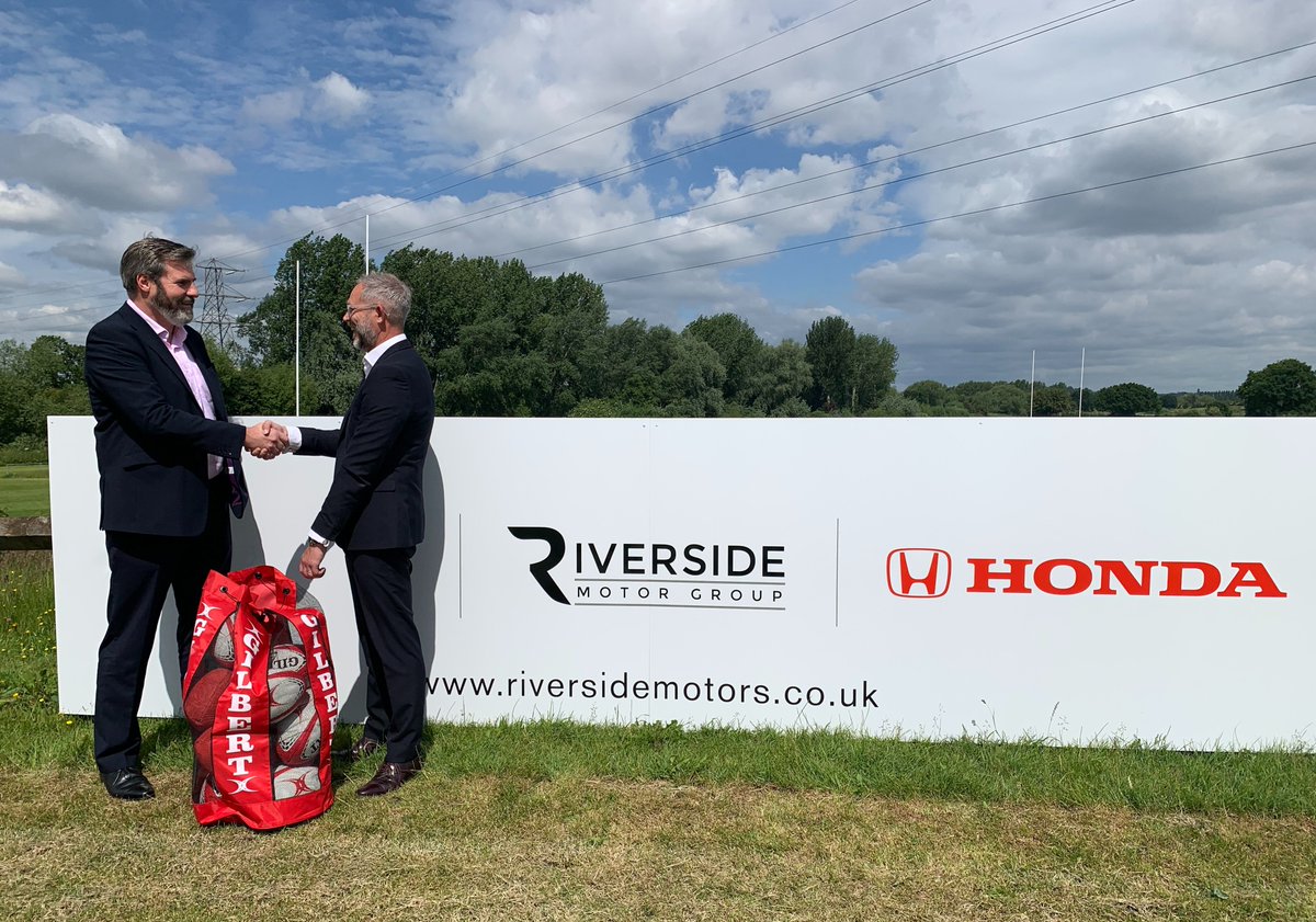 RiversideMotorG's tweet photo. As Performance Partner to @EnglandRugby, @Honda_UK is getting involved in the sport from grassroots to elite level.
Our #Riverisde #Honda dealership has teamed up with @SandalRUFC in #Wakefiled. Pleased to present some record-breaking #Gilbert rugby balls to the Club. https://t.co/IhEJexTYkm
