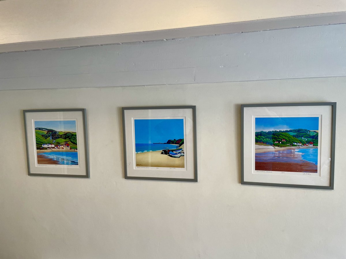 Kiwi_Cottage's tweet photo. Loving the @ArtistUtting framed prints of Sandsend. Fit perfectly in Stonewall Cottage. #YorkshireCoast #Yorkshire #Sandsend https://t.co/MBpFK3L7HA
