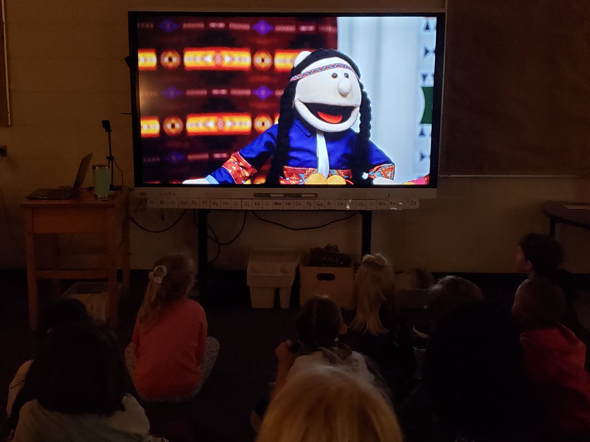 curious_kinder's tweet photo. Kinders loved watching the puppets from @calgarylibrary! Thank you for the story about Napi. https://t.co/D5rkiWqgiV