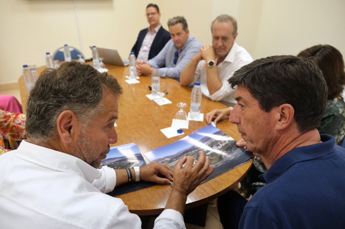 CsMotril's tweet photo. ℹ️JUAN MARIN EN MOTRIL 
🔸El vicepresidente de la Junta, 
nos visitó el pasado jueves, para conocer, los proyectos ejecutados en la Senda Litoral, así como el proyecto del Puerto Deportivo de Playa Granada ➕
🔸Plan de Sostenibilidad Turística. 
🔸Espigones y la presa de Rules https://t.co/OVIJnQU3RW