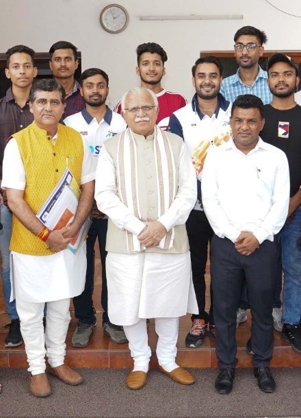 NYSF SG <a href="/swabhimani1/">Shifted to @drjaideeparya</a> @yogasanaindia, HYSA <a href="/hysassociation/">Haryana Yogasana Sports Association</a>, HYA Officials, SSV and Athletes today Met with Hon'ble CM #HARYANA Sh Manohar Lal Khatter 
<a href="/mlkhattar/">Manohar Lal</a>
ji at Camp office #Kabir_Kutir, #Chandigarh.
Respected CM sir Have Appreciated the Winners of Yogasana Sports.