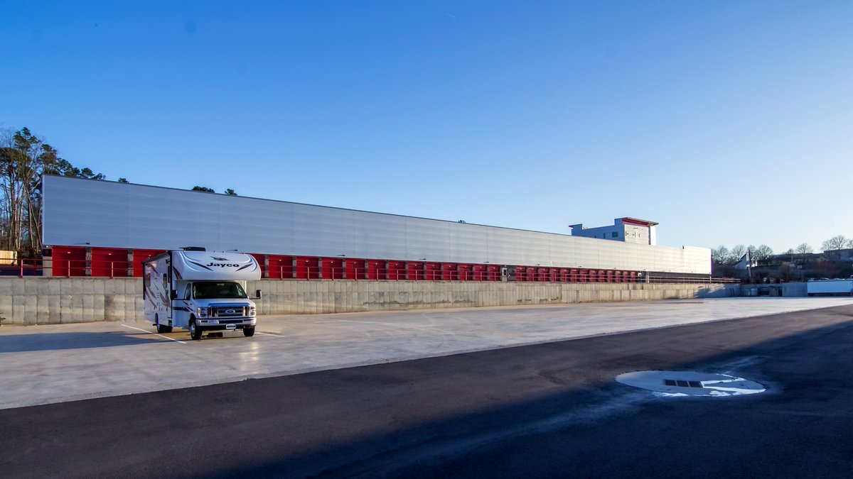 ModernStorageAR's tweet image. Need a place to park those bigger vehicles? We've got room for those too! #StoreInStyle #SelfStorage #ISS #Storage  #Storageunits #bentonville #westlittlerock #maumelle #rvstorage #vehiclestorage