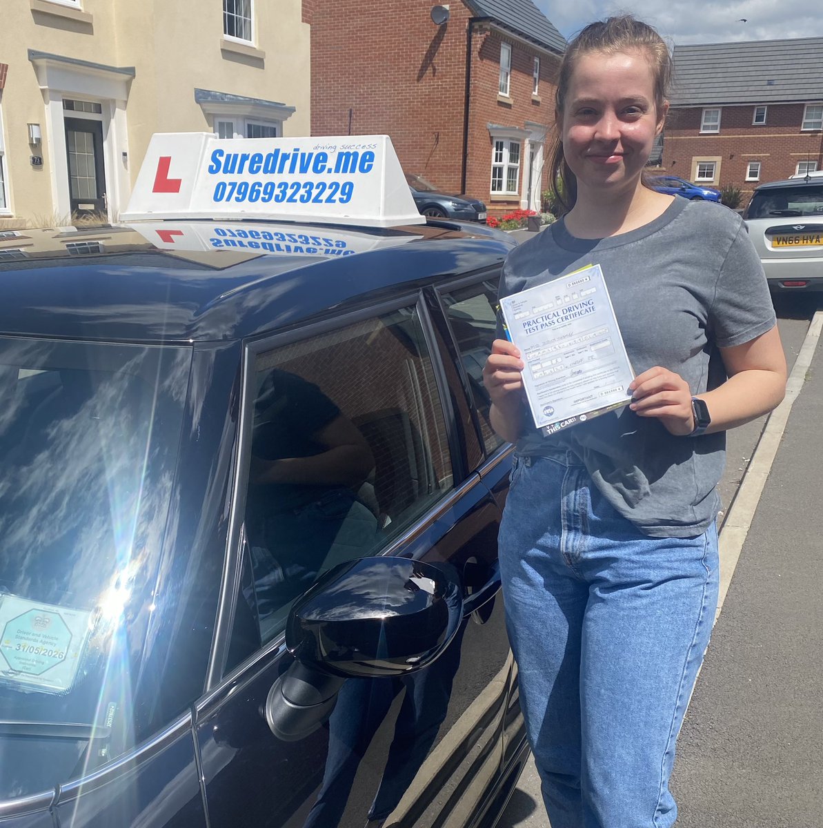 Suredrive_Me's tweet photo. Brilliant effort today from Jess. A fantastic 1st time driving test pass with only 4 driver faults at #CardiffDTC. Well done. #drivinglessons #penarth #cardiff #barry #sully #dinaspowys #drivinginstructor https://t.co/sPmyjeBqSb