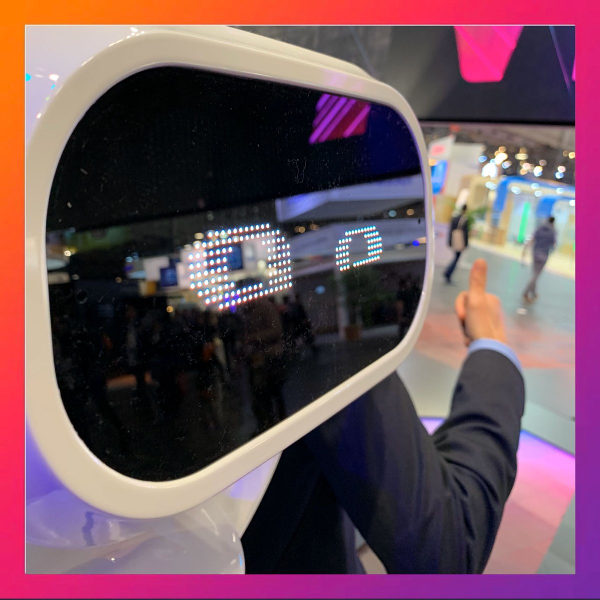 🗓À partir de demain @pole_emploi vous donne rendez-vous sur #VivaTech du 15 au 18 juin pour partager l'#innovation autour de la #tech et l'#emploi 👉Suivez directement l'actu depuis le compte twitter de #PoleEmploi [🔴] plmpl.fr/c/5wqjN