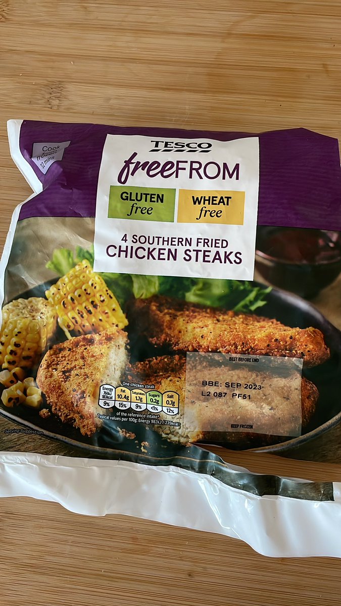 Badgrlnene's tweet photo. I am feeling so unwell after eaten gluten free chicken from @Tesco. I would recommend avoiding at all costs. Worst quality chicken and if I had not found fur I would question if it were even chicken. https://t.co/edOA0mC6GV