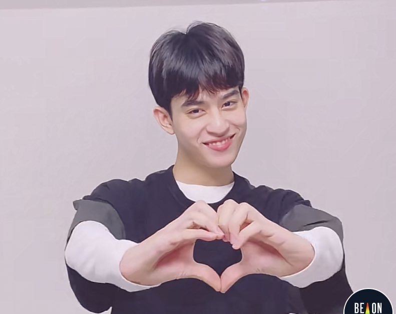 kimchay1259's tweet photo. Babyyyy 🤏🤏🥺🐣🍼💕
#BarcodeChallenge #barcodetin #Barcode1stSong1M https://t.co/aj4n05B9b5