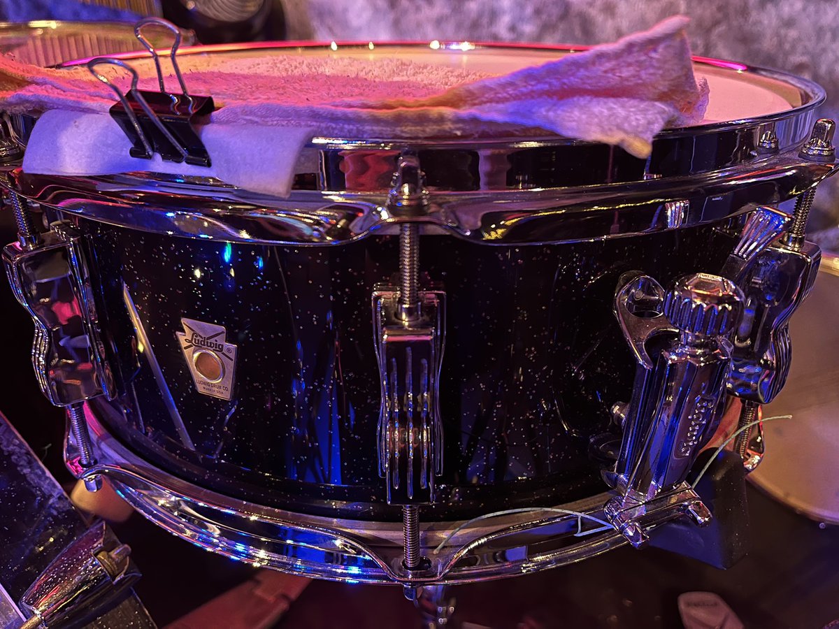 Taguchick_Corea's tweet image. Ludwig Jazz festival 買ってしまいました。
控えめに言うけど死ぬほど好きですね。
出雲さんと試奏しにいきました。
ありがとう。
ぱりぴ