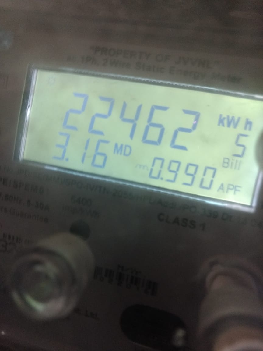manishbadal's tweet photo. @RajGovOfficial @kedl_cescraj This is hw u looted ur common people.See hw ur employee misusing &amp; misguiding electricity readings. My parnts got bill with 764&amp;920 units bill in May&amp;June.Whn we mtched d current reading it ws still lesser thn mntiond in bill.y v r getting flse bills https://t.co/POvPQ8bolx