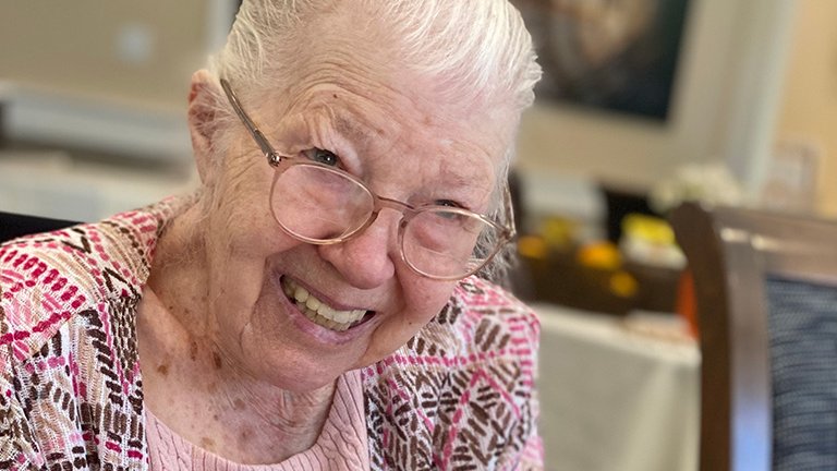 Weekend birthday party for Buddie Gerding, here opening birthday gifts Saturday and sharing cupcakes with his friends in Memory Care! #lovelifehere #VenturaTownehouse #memorycare #luxuryseniorliving #retirementcommunity #venturacalifornia