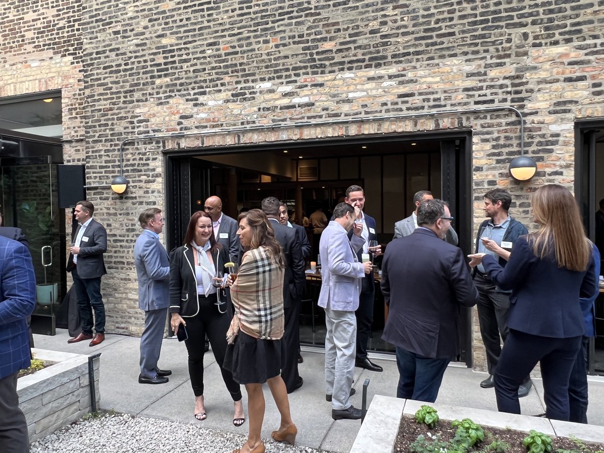 LaShondaInTech's tweet photo. It’s great to be back in person connecting with our @Salesforce Partners! Last week I joined our top HLS partners and colleagues for an amazing dinner in Chicago. Here's to continued success together in 2022! #partnersuccess #customersuccess #SalesforceHealth @Partnerforce https://t.co/vgORlrkV4Z