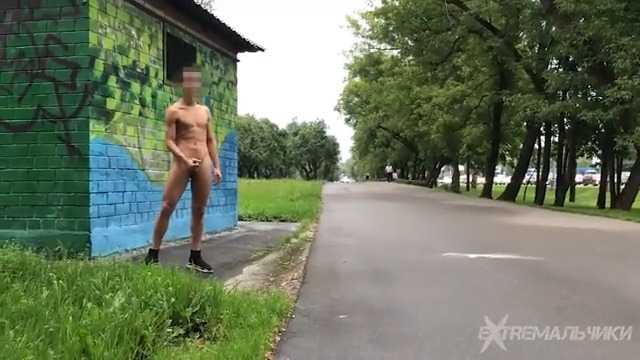 Fully naked twink masturbate on the day street but Twitter has limit for full video? #gay #outdoor #public