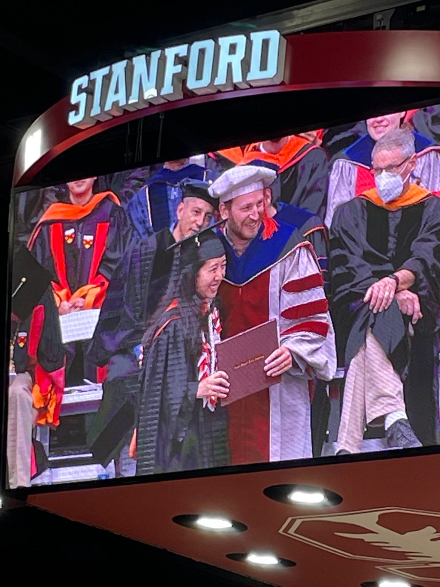 Segmed_ai's tweet photo. 👩🏻🎓 2 years after graduating for her Master's in Design Impact at @Stanford, our Design Lead @akemi_leung finally got her commencement ceremony last weekend!
🎉 Congratulations Akemi!
#TeamSegmed @dSeanMustard https://t.co/x6vWCz4FiW